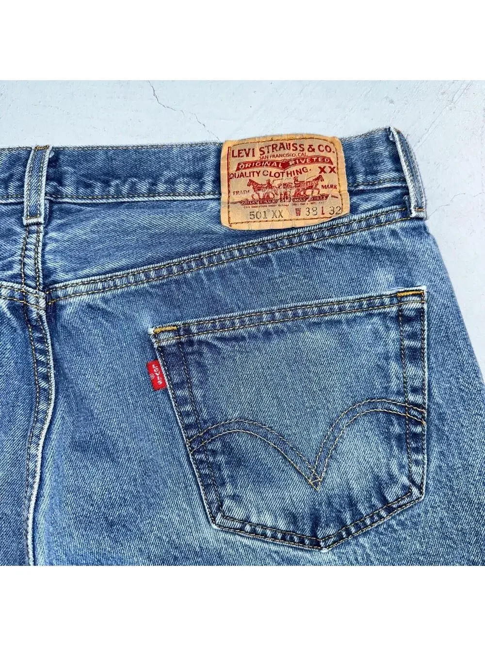 Levis 501 Vintage Y2K Mexico Straight Leg Jeans 38x32 90s Med Wash Act 36x28